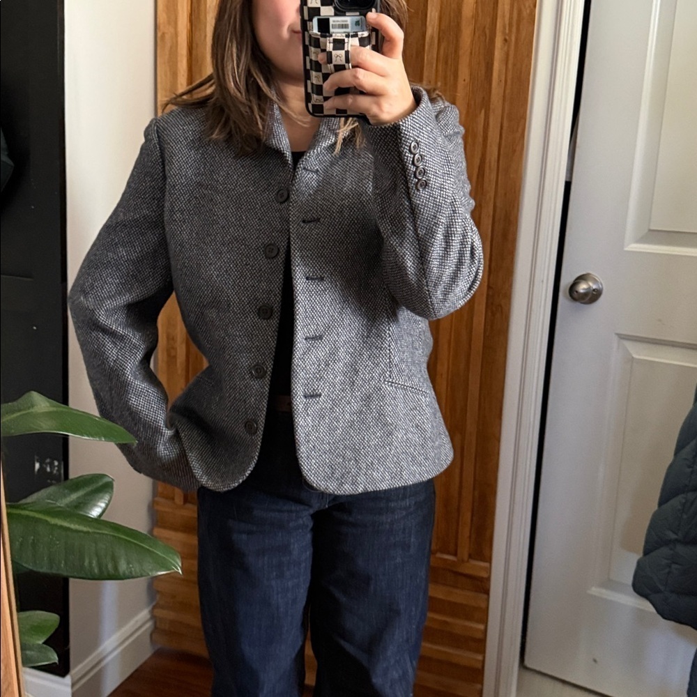 Lauren Ralph Lauren Navy Blue Wool Classic Buttoned Front Blazer. 8